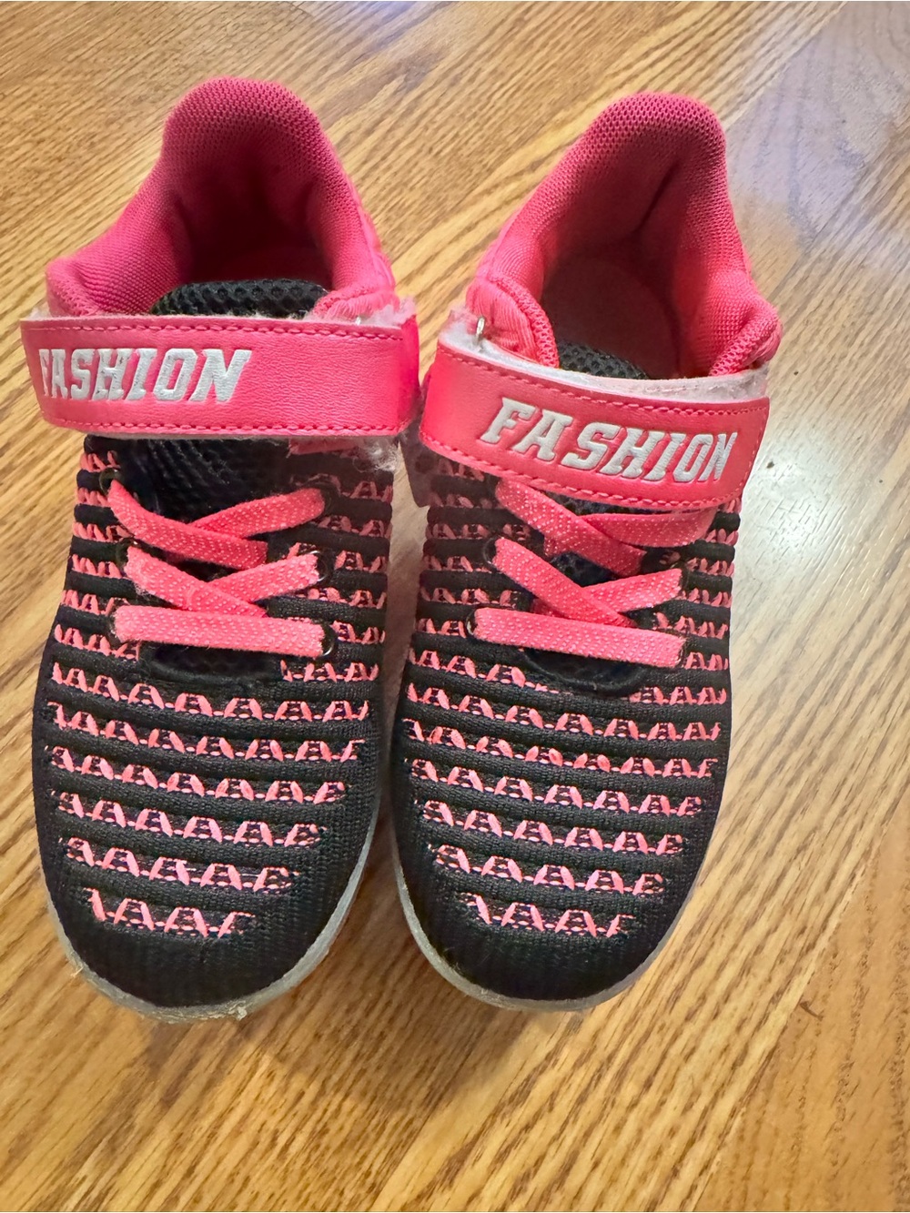 Kids Fashion Skate Sneakers in Black and Pink